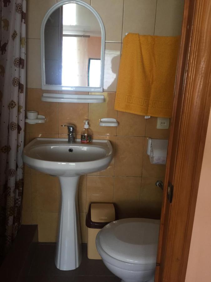 Гостевой Дом Колибри Hotell Gagra Exteriör bild