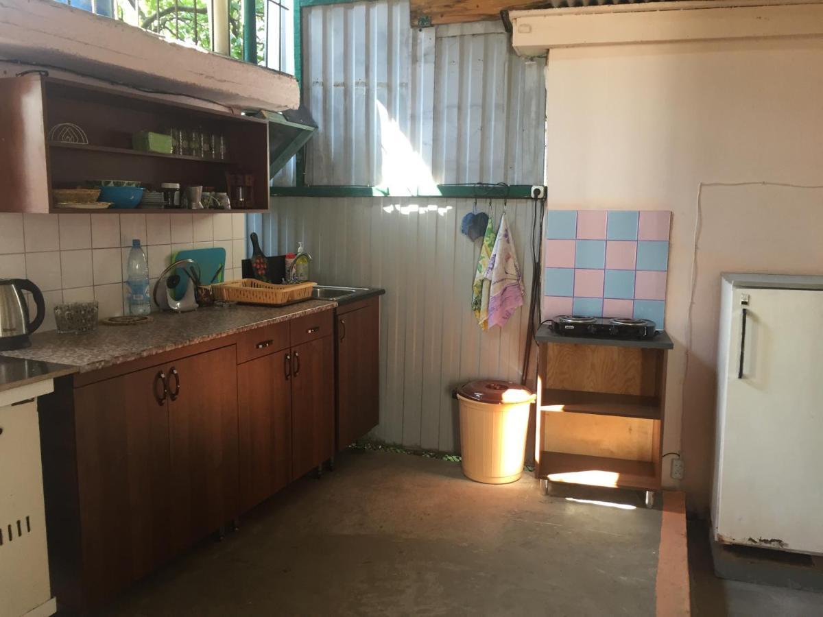 Гостевой Дом Колибри Hotell Gagra Exteriör bild