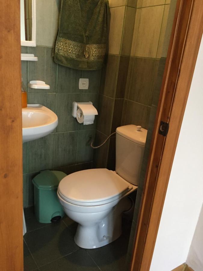 Гостевой Дом Колибри Hotell Gagra Exteriör bild